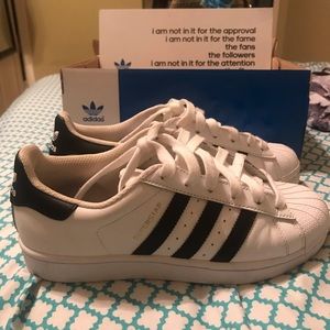 Adidas Superstar J